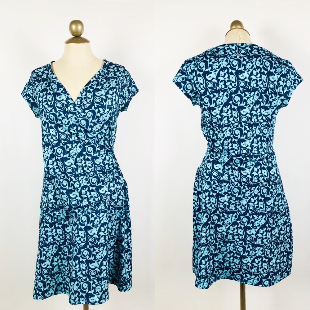 Athleta blue floral active swim dress shirt sleeve